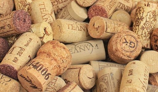 champagne-cork-1350404_640